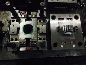 塑胶模具2015052504汽车模具，压铸模具