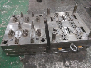 汽车配件雨刮塑胶模具，赢博在线制造，赢博在线